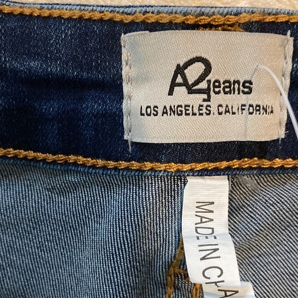 A2jeans Los Angeles California Jeans women’s size 5 stressed out. - Picture 6 of 7